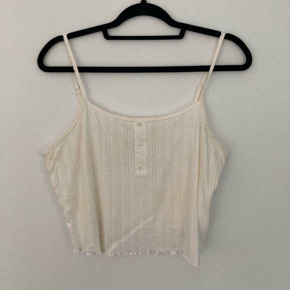 OLD NAVY Super Soft Knit Detail Camisole Crop Top ✨ 50% OFF BUNDLES ✨ - Picture 2 of 4